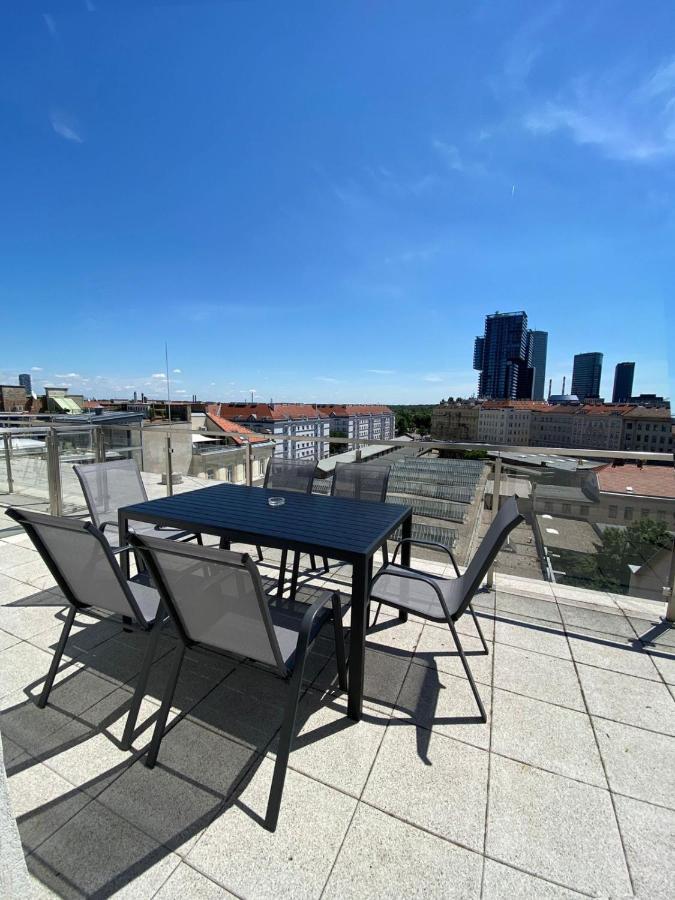 Elegant Duplex Danube Canal Appartement Wenen